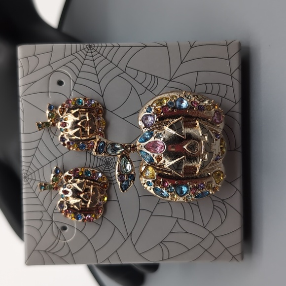 NWOT Gold Toned Pumpkin Brooch with Matching Earrings Both Metallic & Bejeweled - Picture 3 of 10